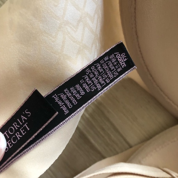 Victoria's Secret Light Beige Bra - Picture 4 of 8